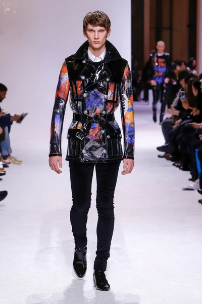 Look 43
